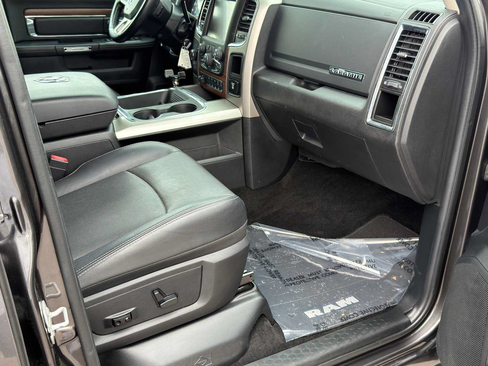 Used 2016 RAM 3500 Laramie w/ Protection Group AWD/4WD image 29