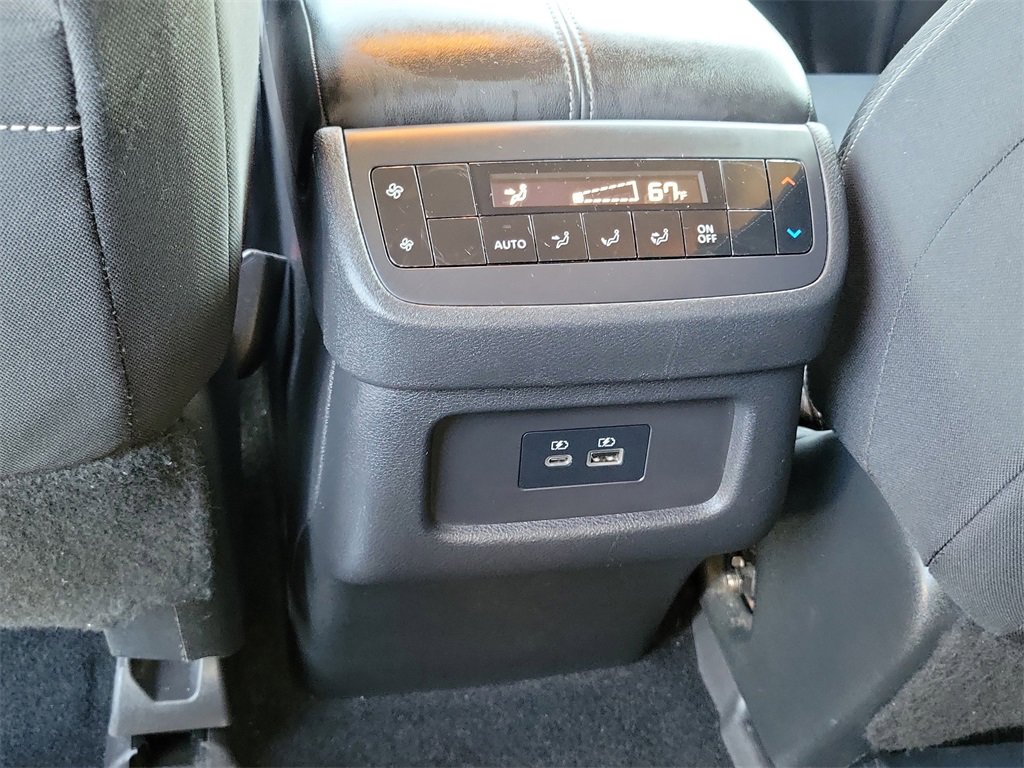 Used 2022 Nissan Pathfinder SV image 18