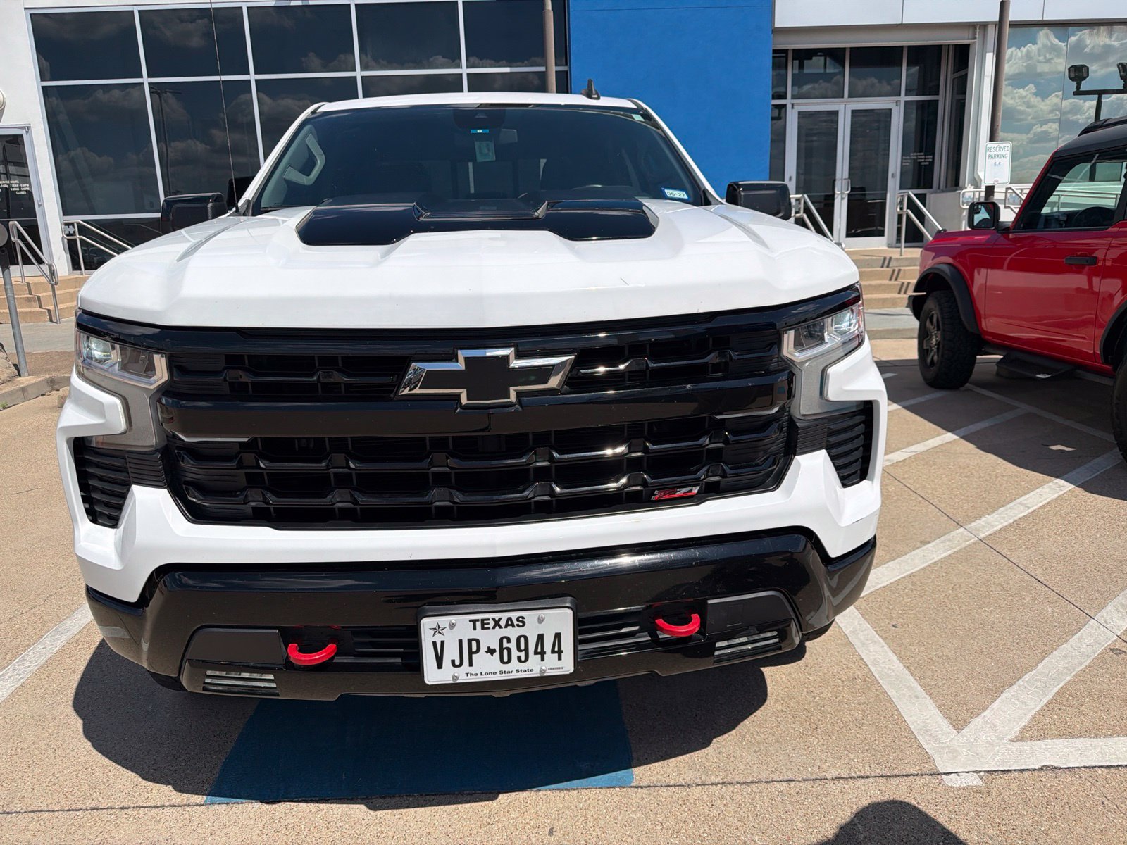 Used 2024 Chevrolet Silverado 1500 LT Trail Boss w/ Convenience Package II AWD/4WD image 7