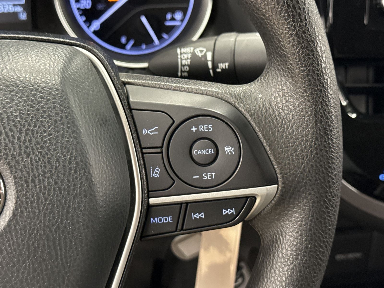 Used 2021 Toyota Camry LE FWD image 34