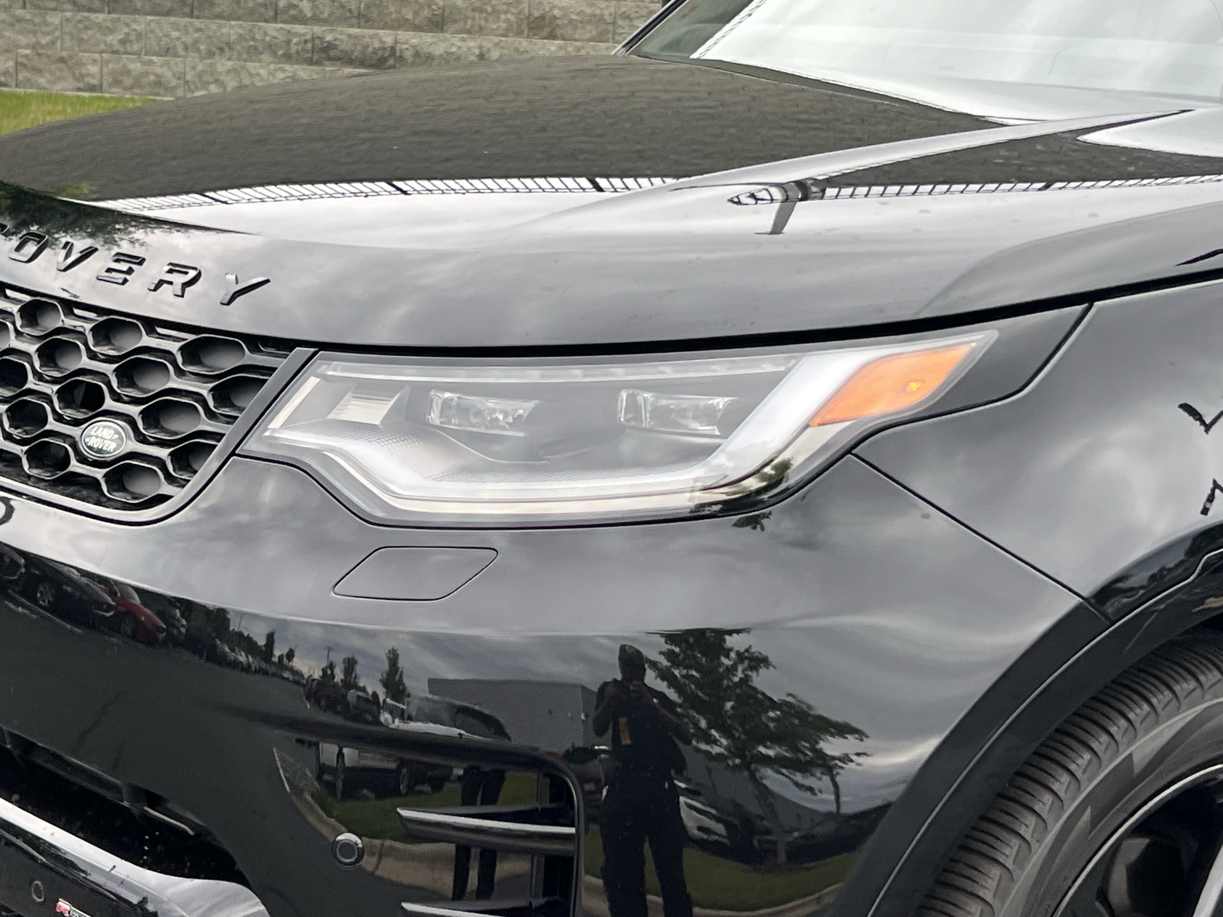 Certified 2023 Land Rover Discovery HSE R-Dynamic AWD/4WD image 13