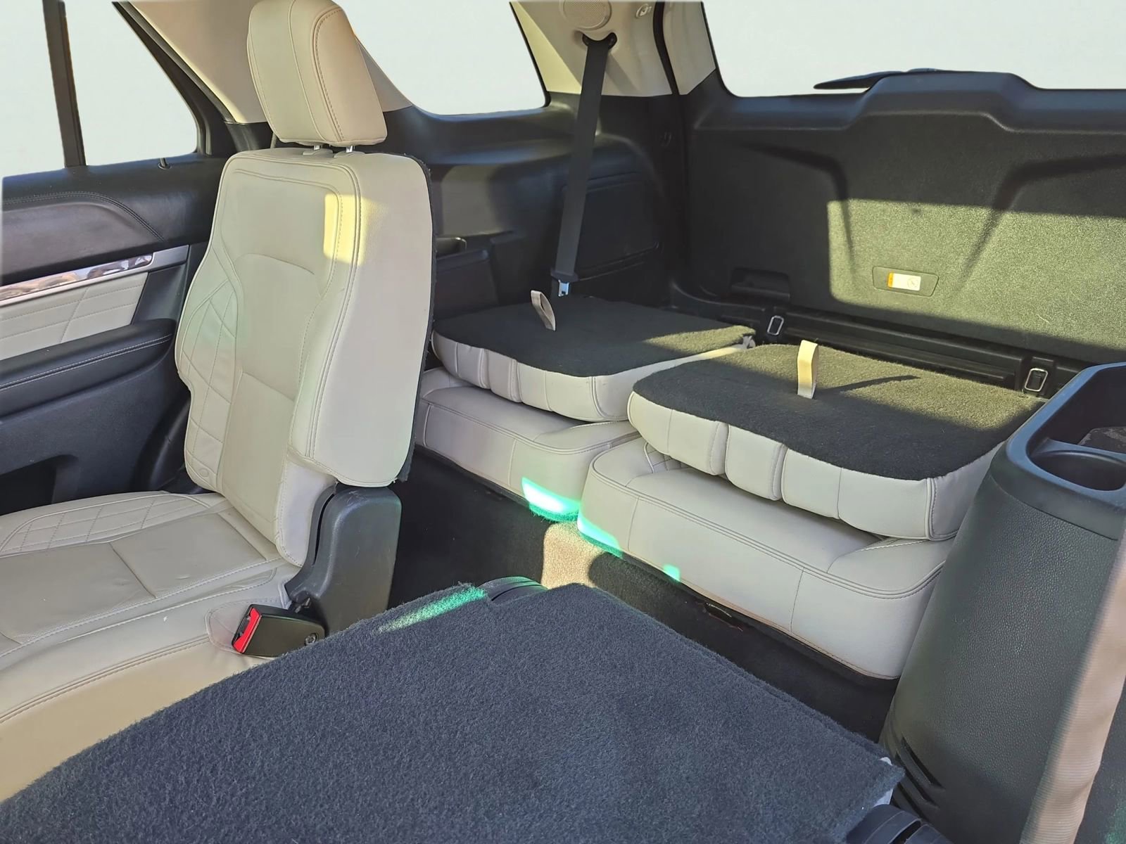 Used 2016 Ford Explorer Platinum image 10