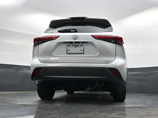 Used 2023 Toyota Highlander XLE image 32