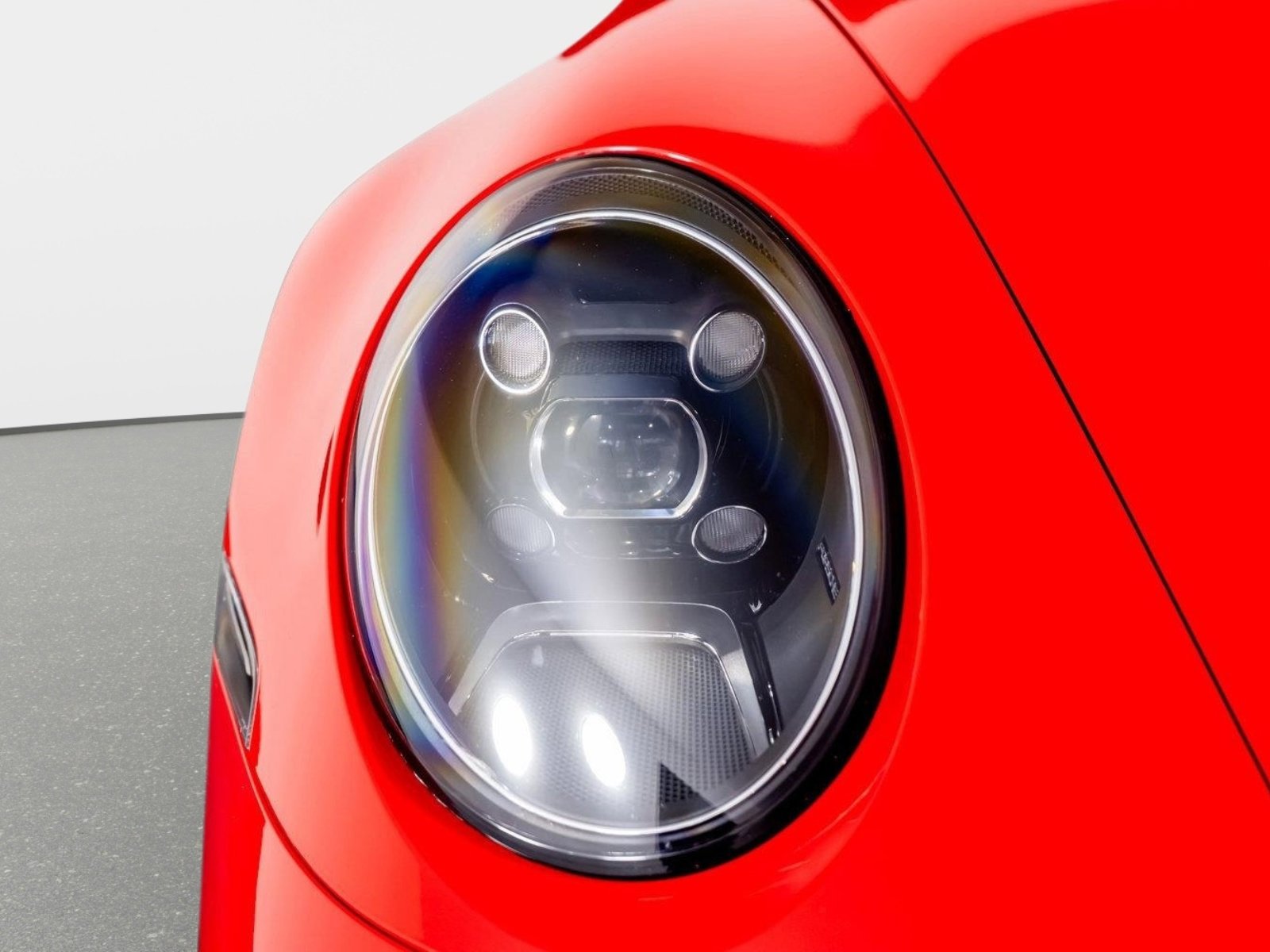 Used 2020 Porsche 911 Carrera 4S w/ Sport Package image 23