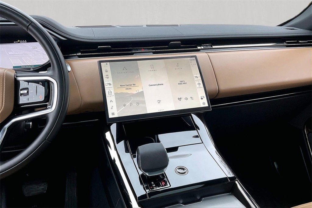 Used 2024 Land Rover Range Rover Sport SE image 9