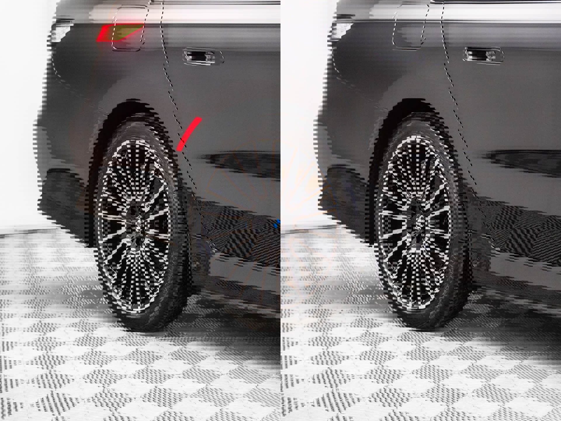 New 2026 BMW 750e xDrive w/ Executive Package image 43