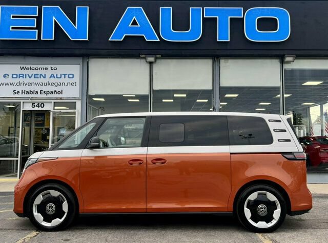 Used 2025 Volkswagen ID. Buzz Pro S Plus AWD/4WD image 2