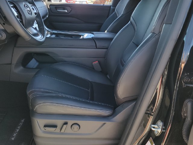 Used 2025 Nissan Armada SL w/ Captain's Chari Seat Package AWD/4WD image 6
