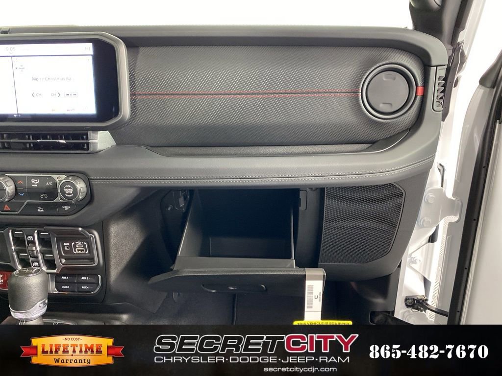 New 2026 Jeep Gladiator Rubicon w/ Steel Power Dome Hood Package AWD/4WD image 33