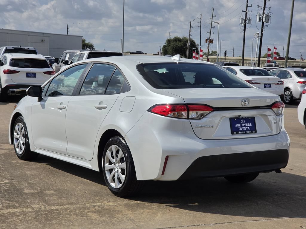 Used 2026 Toyota Corolla LE FWD image 7
