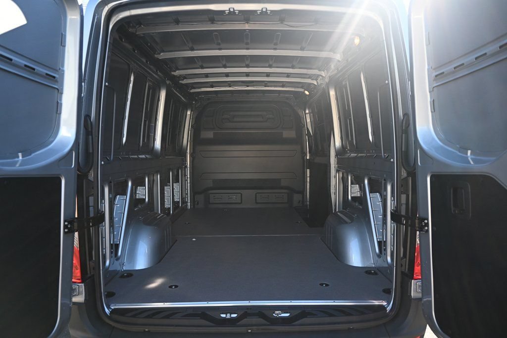 Used 2026 Mercedes-Benz Sprinter 2500 image 27