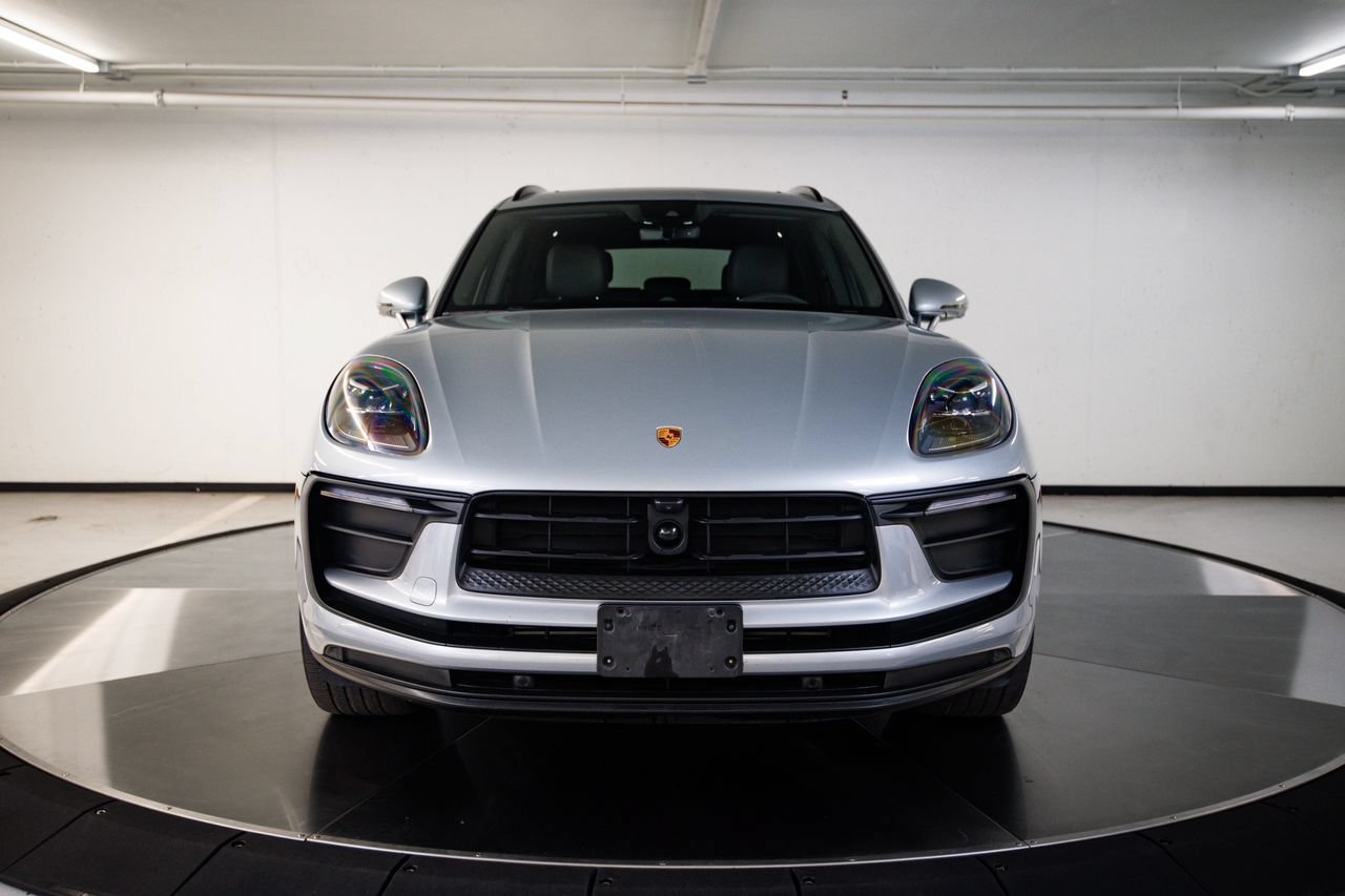 Certified 2024 Porsche Macan AWD/4WD image 10