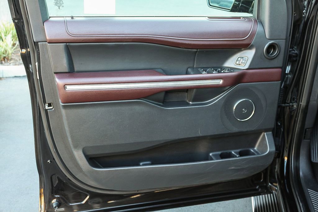 Used 2023 Ford Expedition Limited RWD image 27