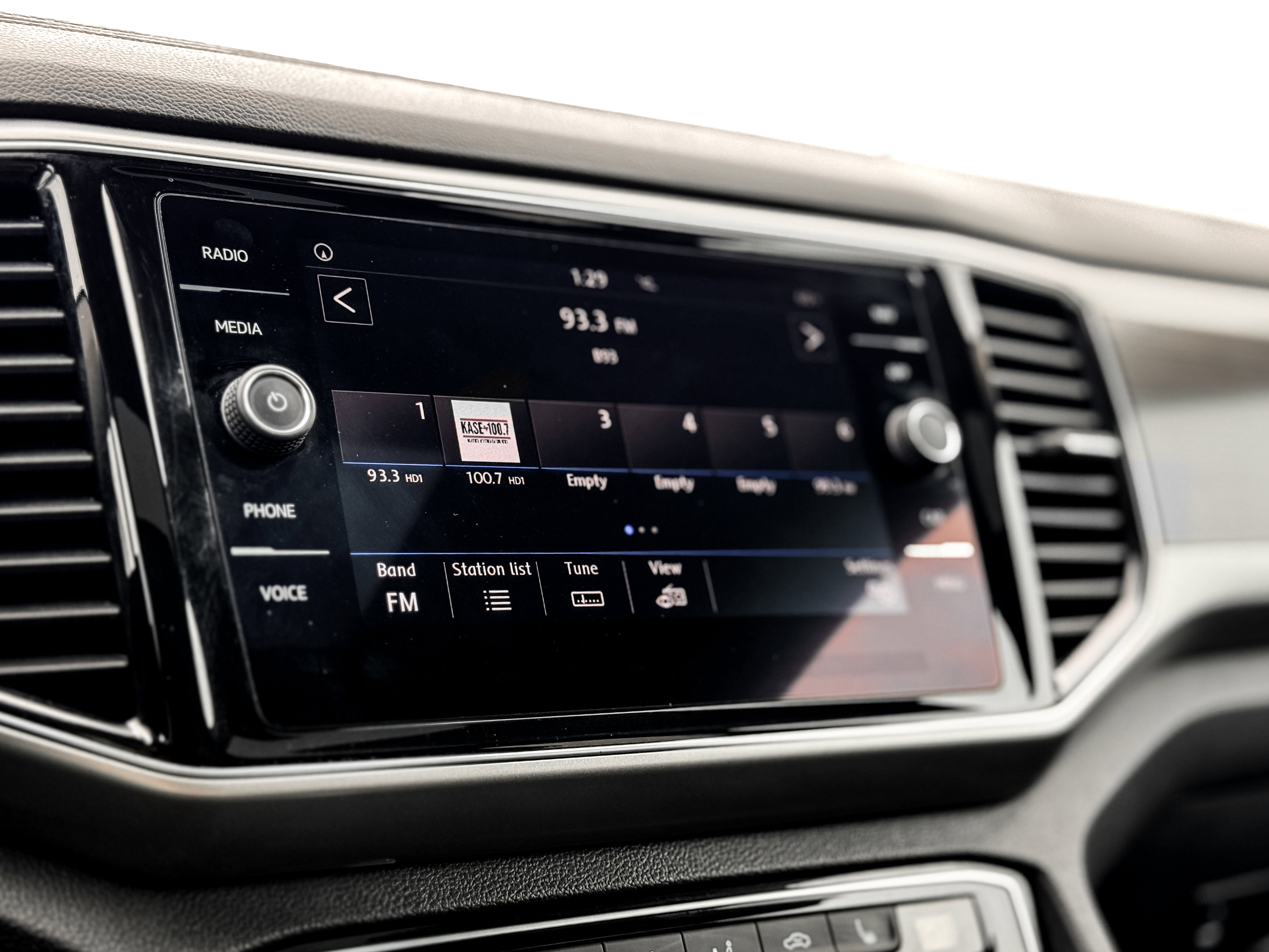 Used 2019 Volkswagen Atlas SEL R-Line image 14