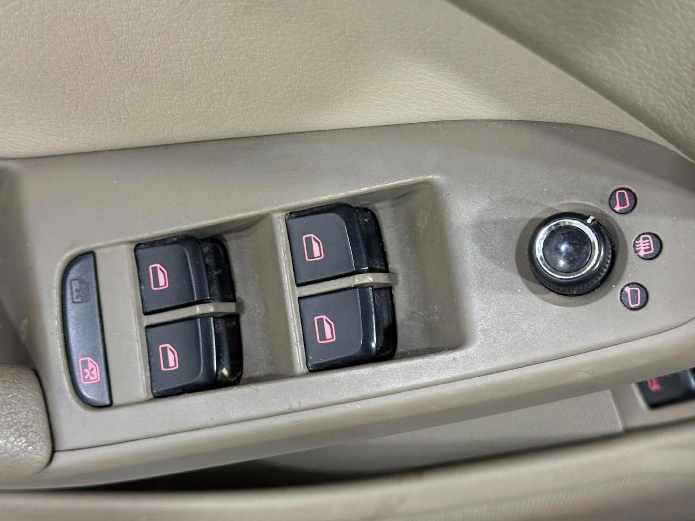 Used 2012 Audi A4 2.0T Premium w/ Convenience Pkg image 24