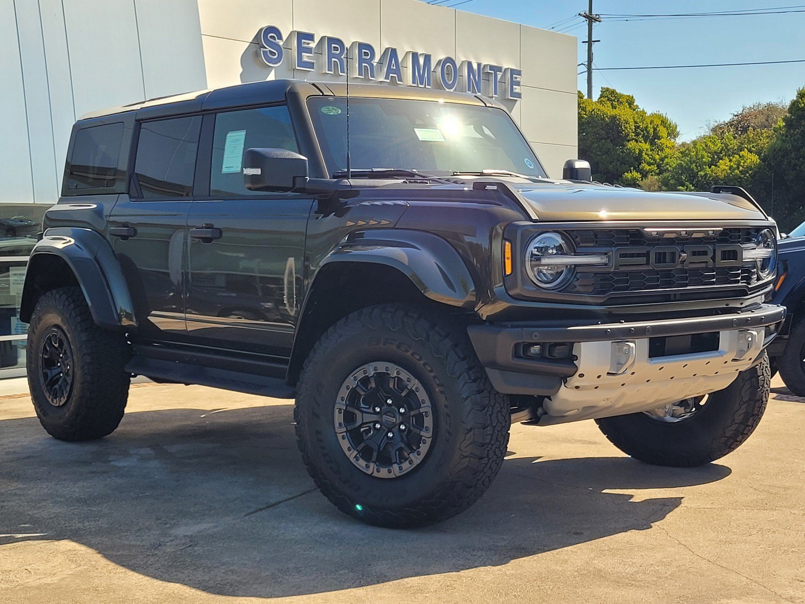New 2026 Ford Bronco Raptor w/ Interior Carbon Fiber Pack AWD/4WD image 2