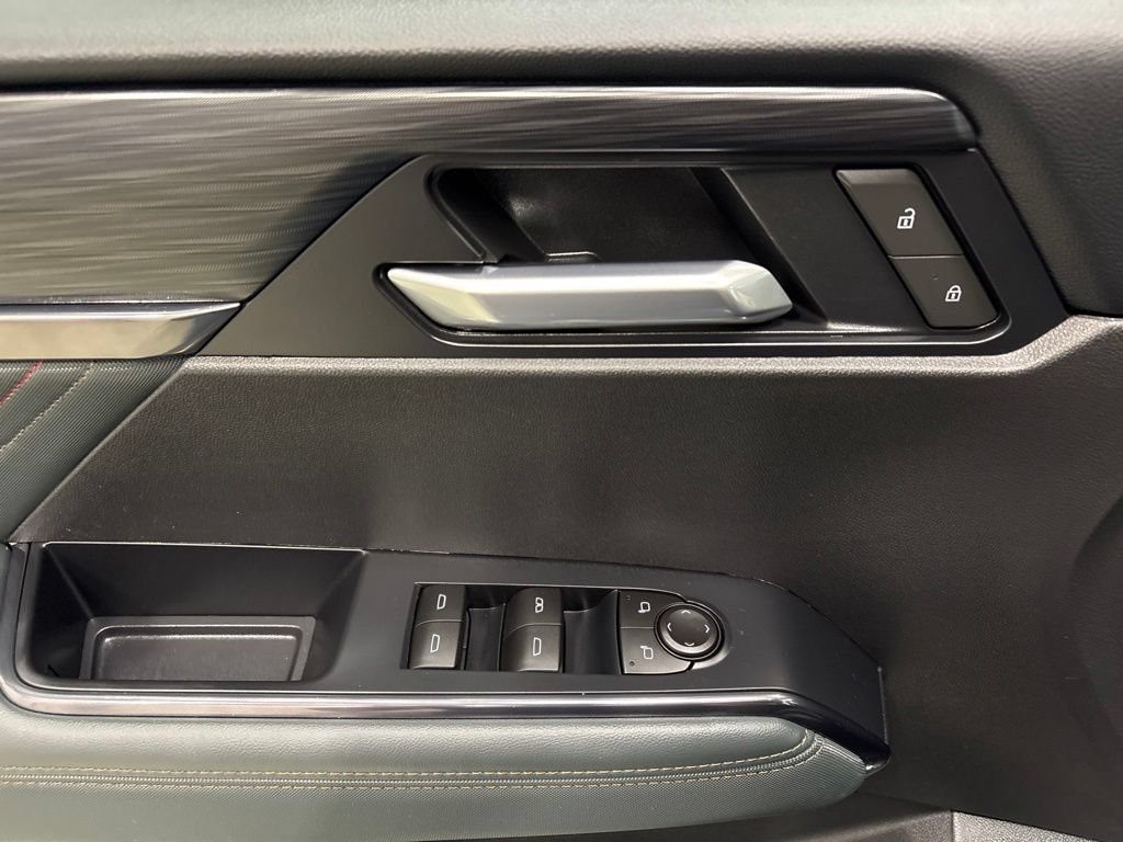 Certified 2025 GMC Acadia AT4 w/ LPO, Floor Liner Package AWD/4WD image 15