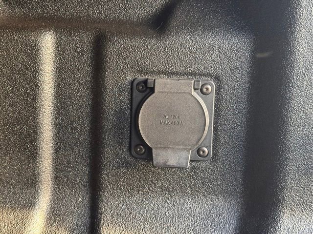 Used 2024 GMC Canyon AT4X w/ AT4X AEV Edition image 31