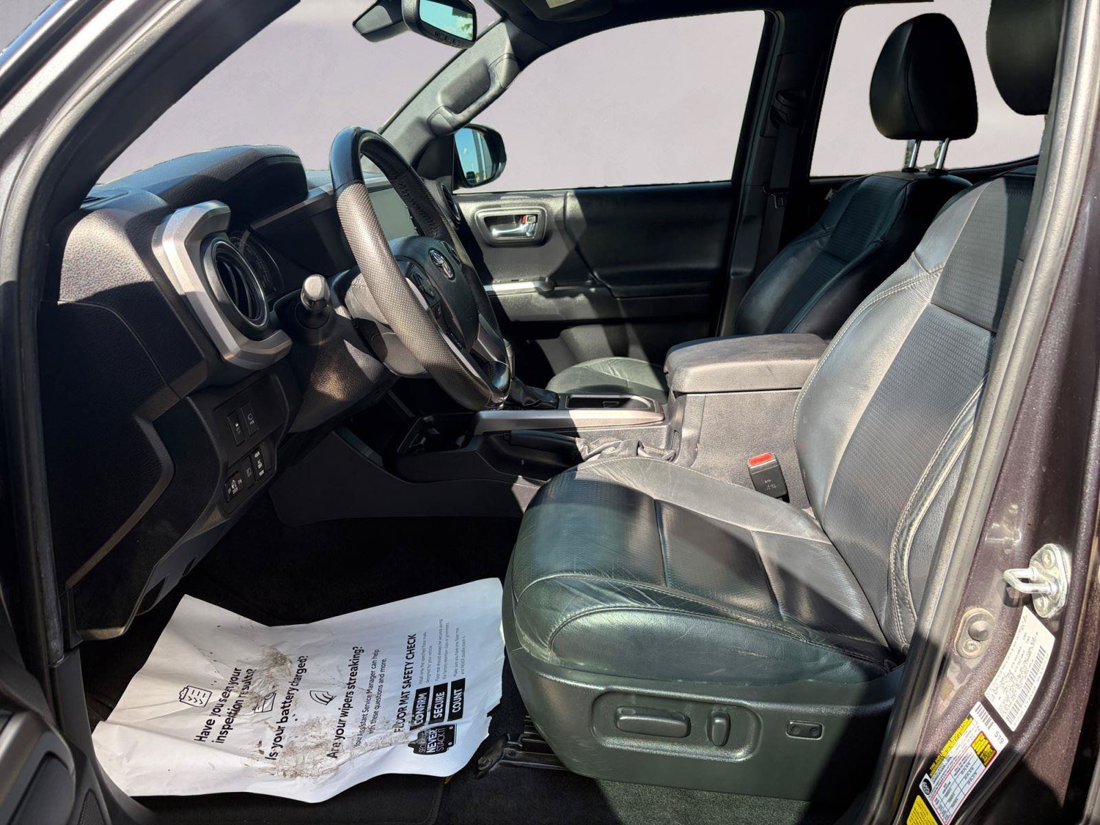 Used 2021 Toyota Tacoma Limited RWD image 9