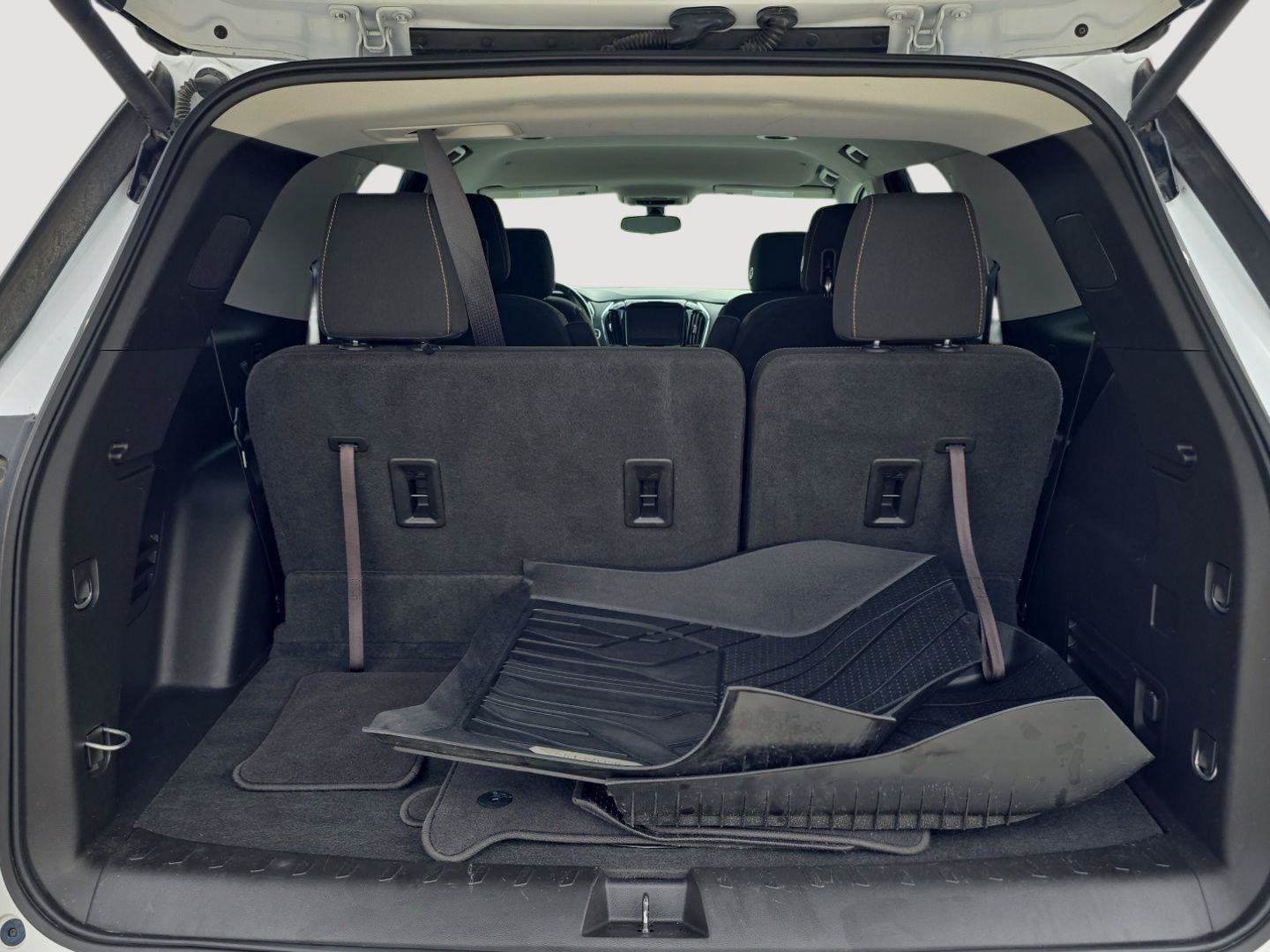 Used 2018 Chevrolet Traverse LT FWD image 27