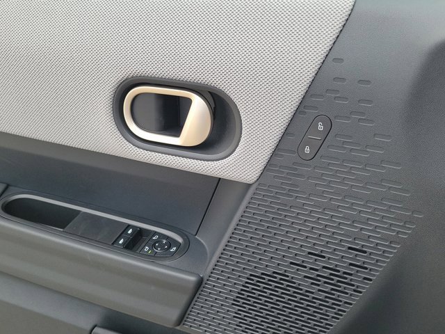 Used 2025 MINI Cooper 2-Door Hardtop image 15