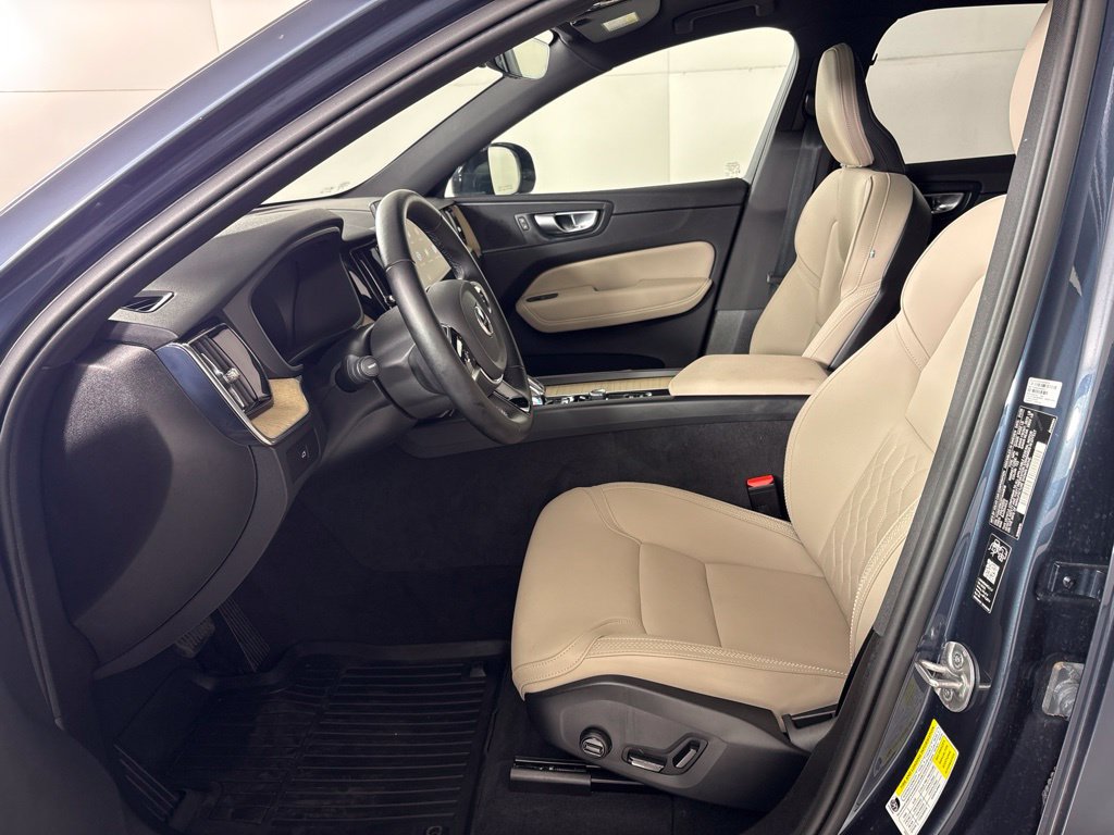 Used 2026 Volvo XC60 B5 Plus AWD/4WD image 27