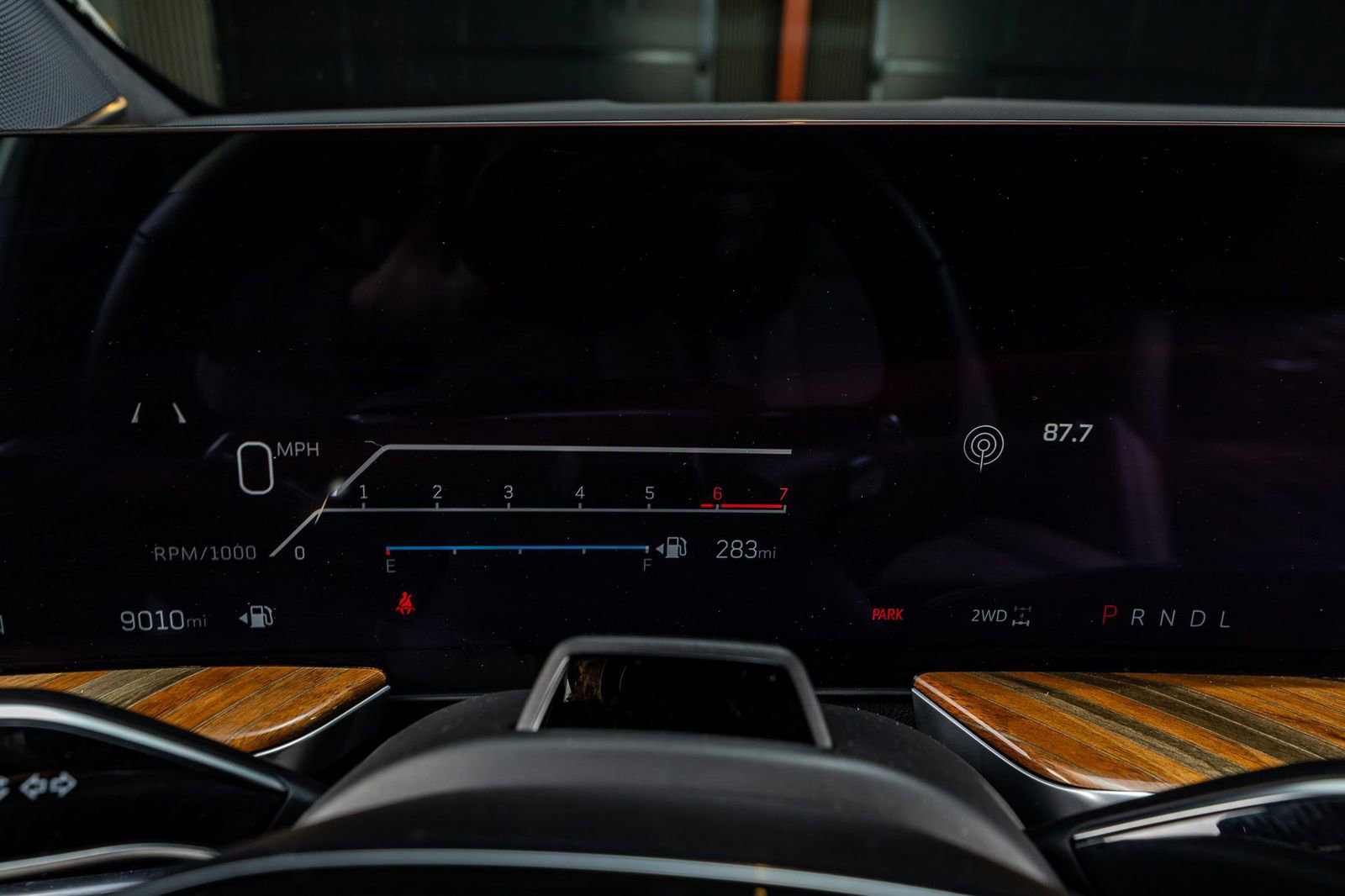 Used 2025 Cadillac Escalade ESV Sport Platinum w/ LPO, ONYX Package image 20