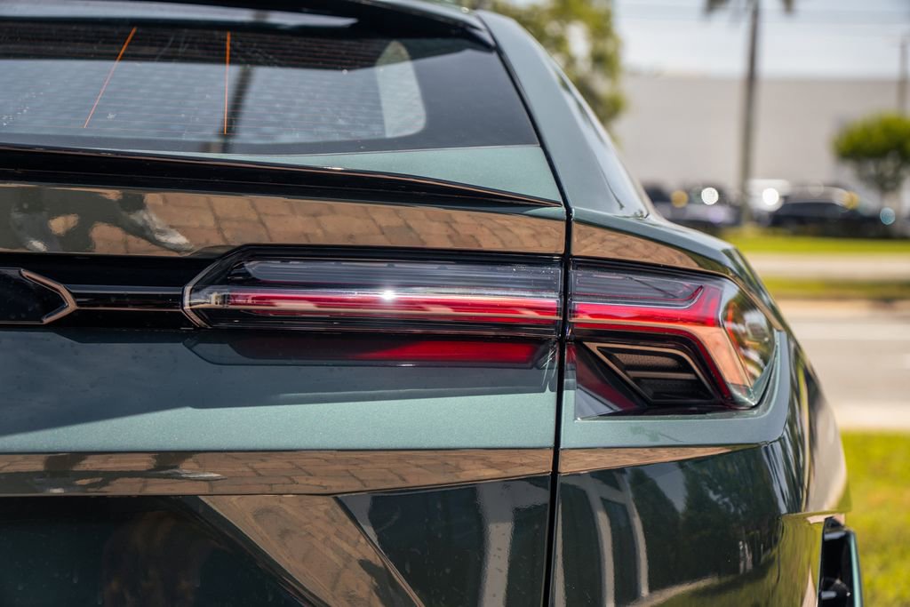 Used 2024 Lamborghini Urus S AWD/4WD image 12