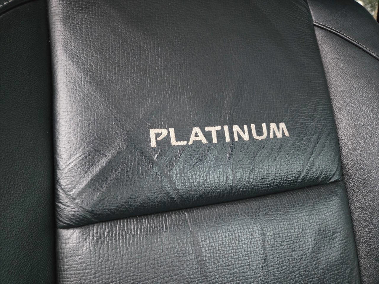 Used 2010 Nissan Armada Platinum image 39