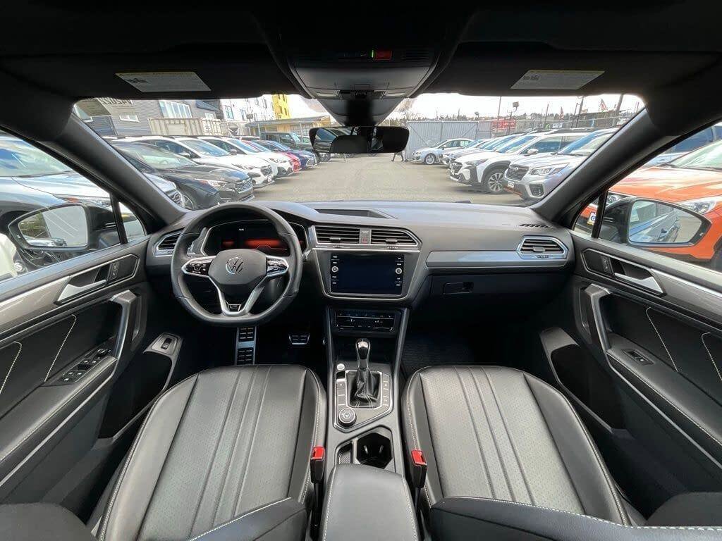 Used 2022 Volkswagen Tiguan SE R-Line image 15