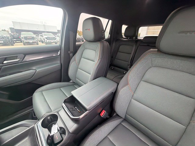 New 2027 GMC Terrain AT4 w/ LPO, Black Badging Package AWD/4WD image 18