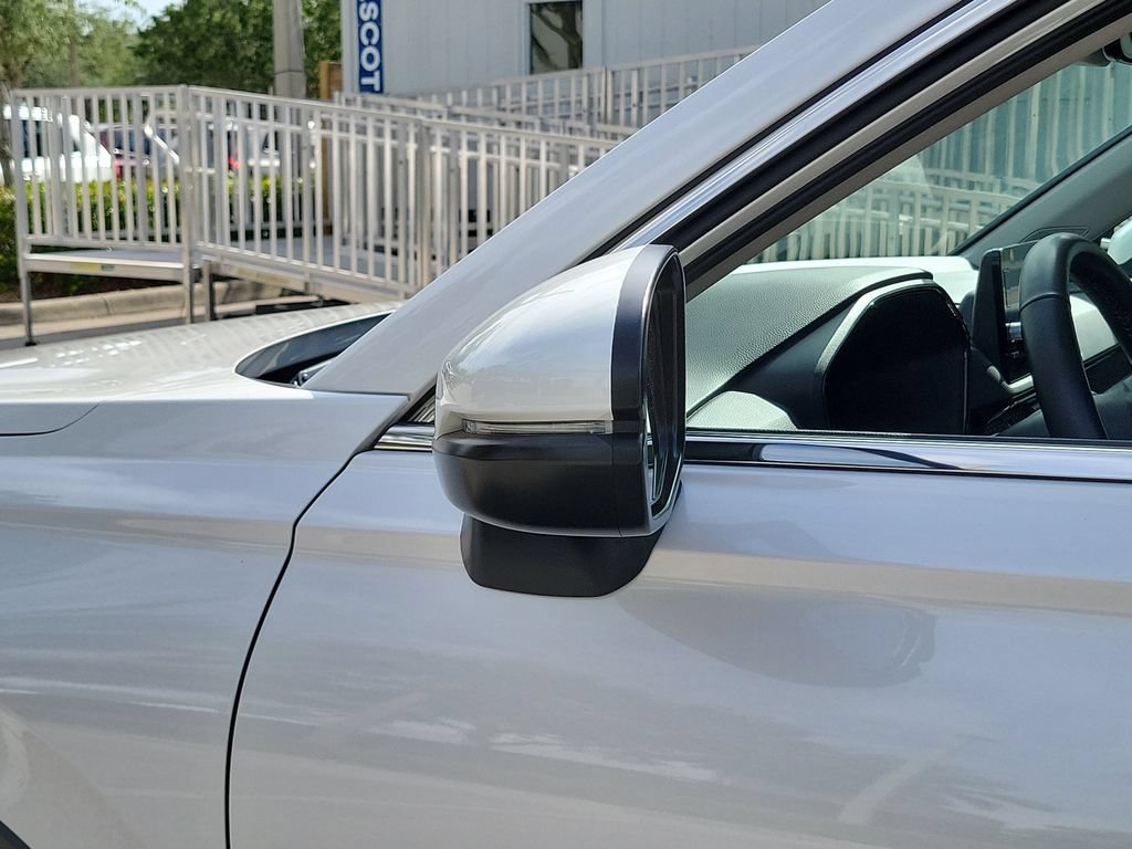 Used 2025 Honda CR-V EX-L image 12