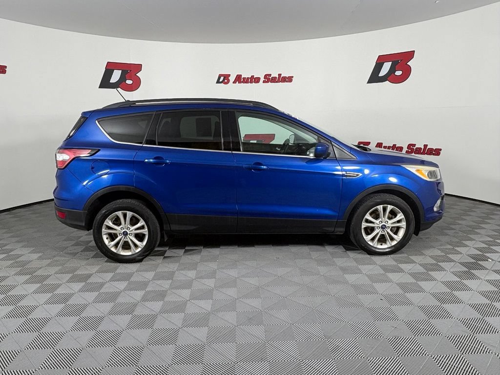 Used 2018 Ford Escape SE w/ SE Sync 3 Package FWD image 8