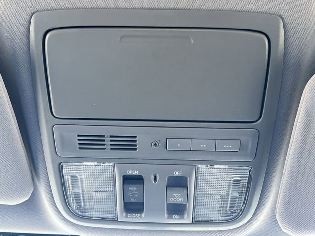 Used 2018 Honda CR-V Touring image 24