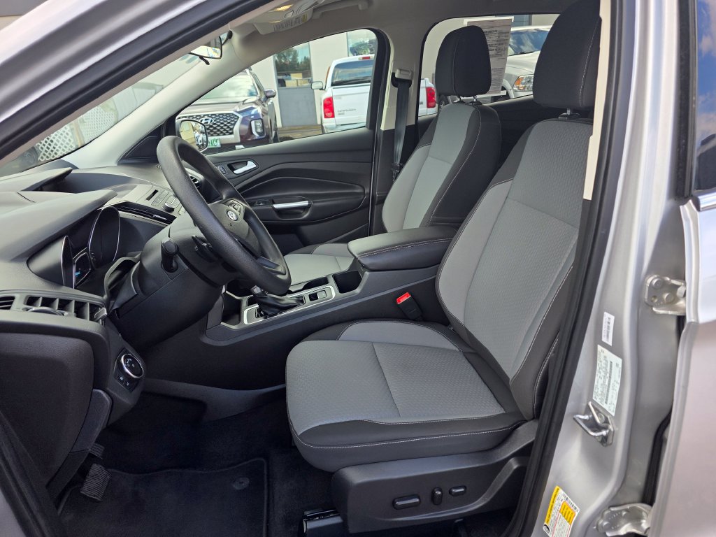 Used 2017 Ford Escape SE AWD/4WD image 4
