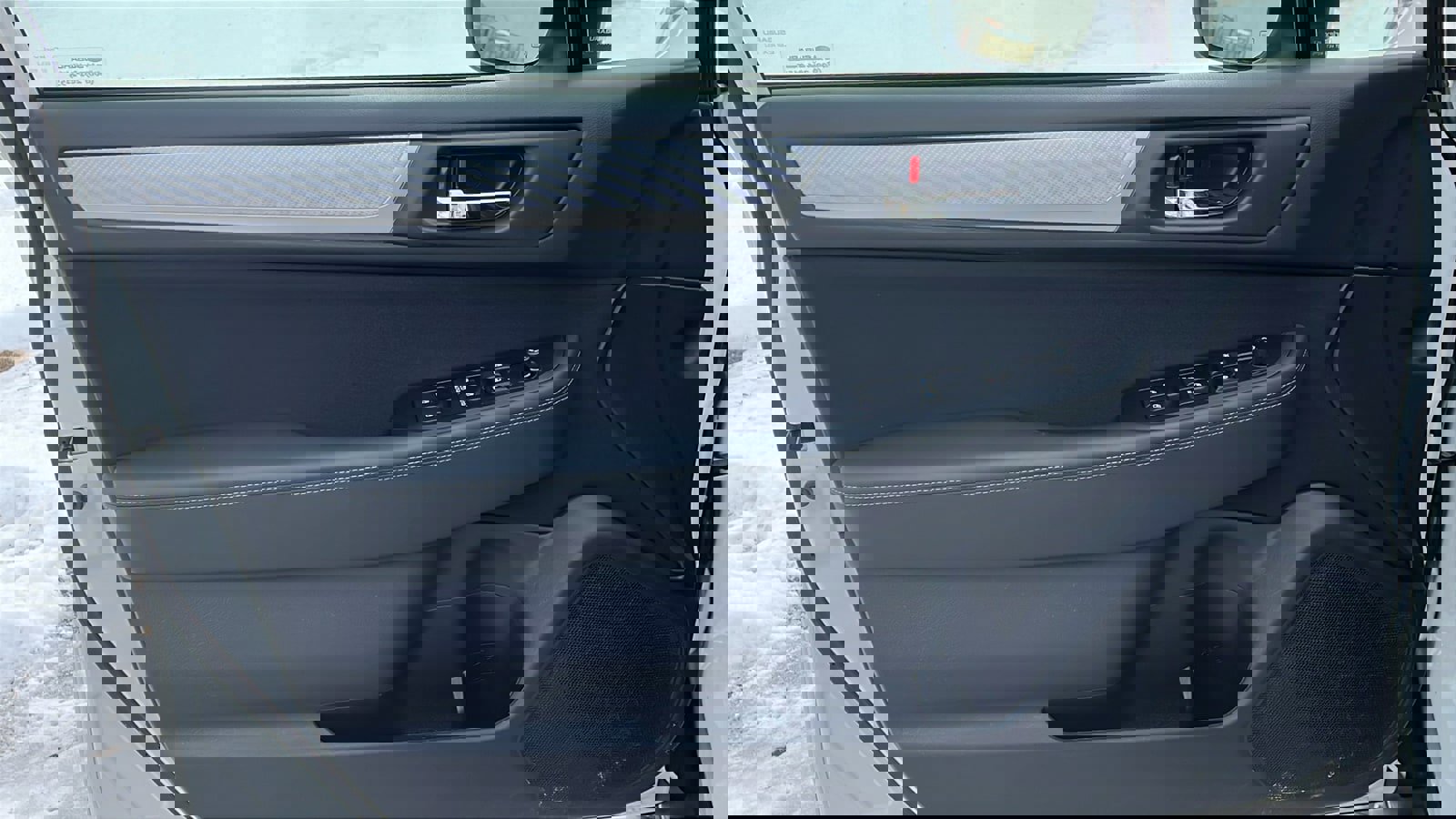 Used 2019 Subaru Outback 2.5i Premium image 11