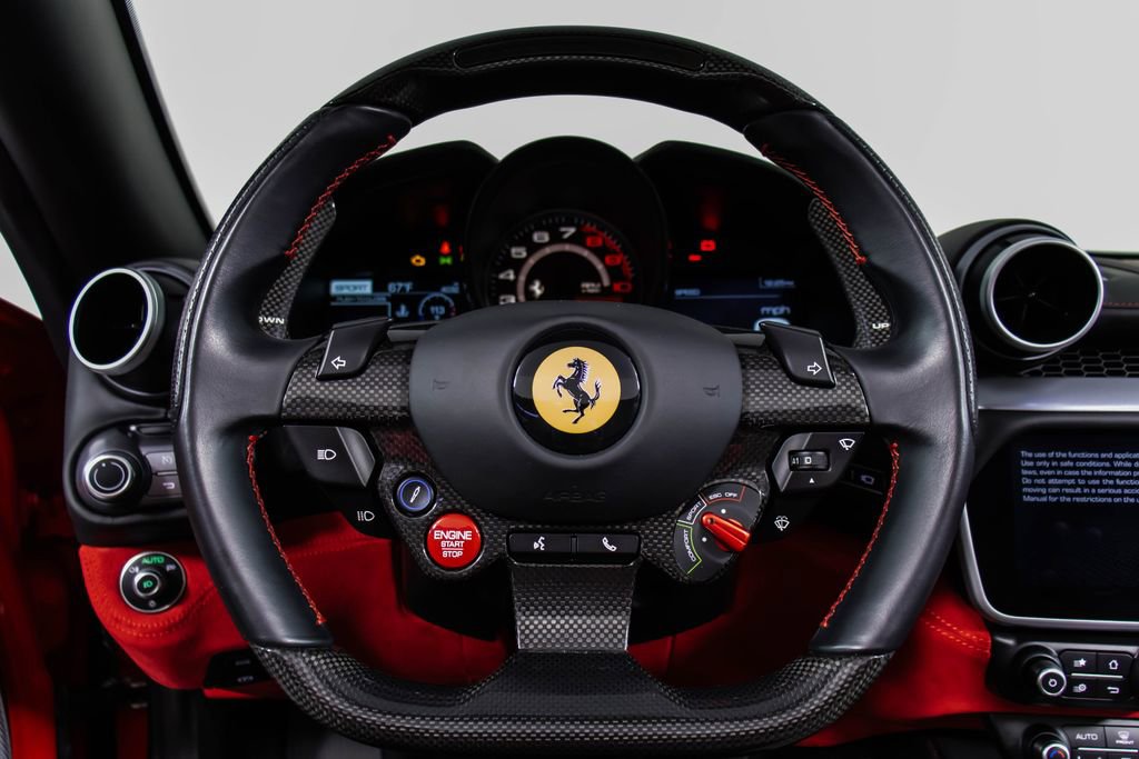 Used 2019 Ferrari Portofino RWD image 4