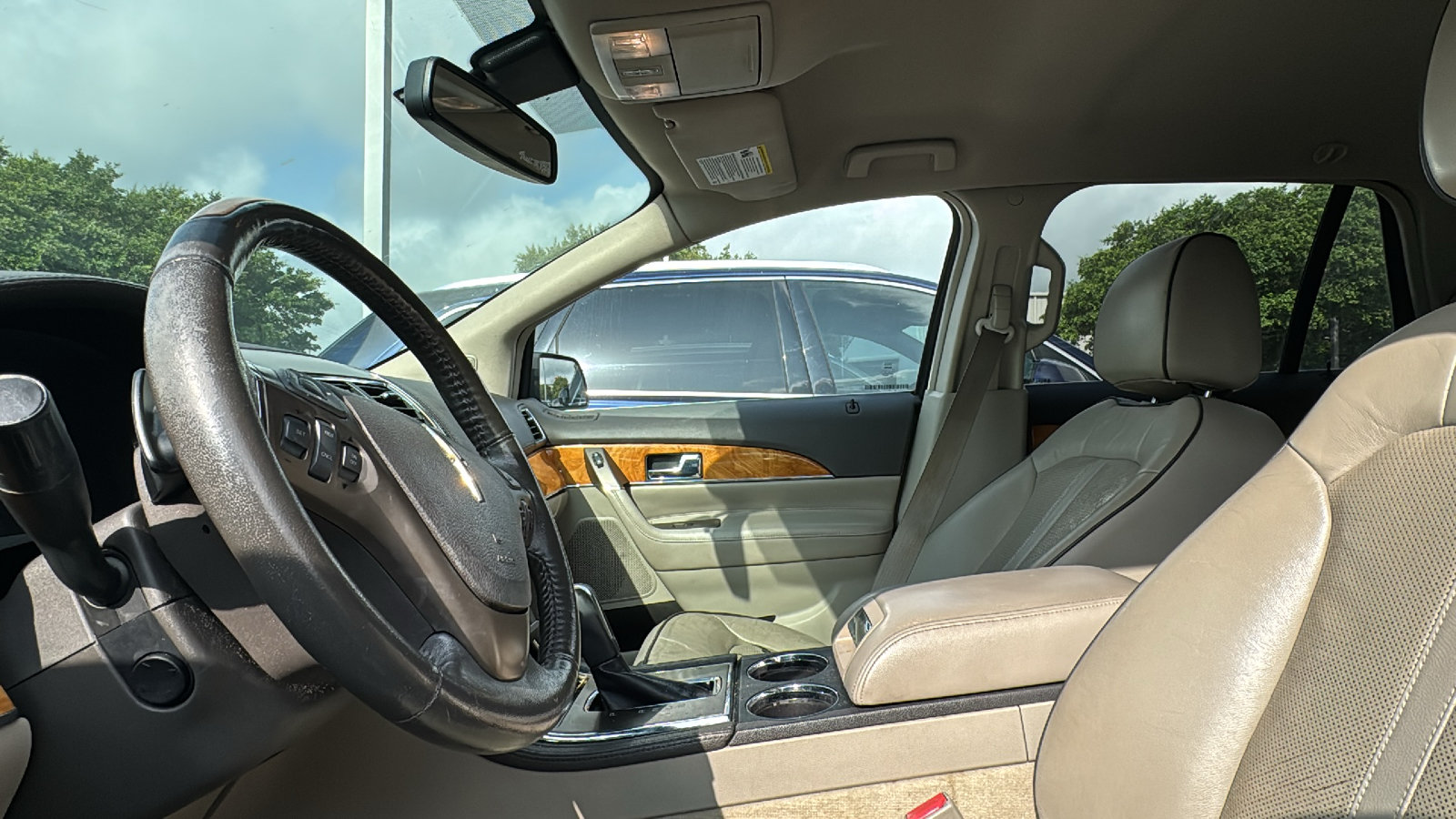 Used 2013 Lincoln MKX FWD image 8