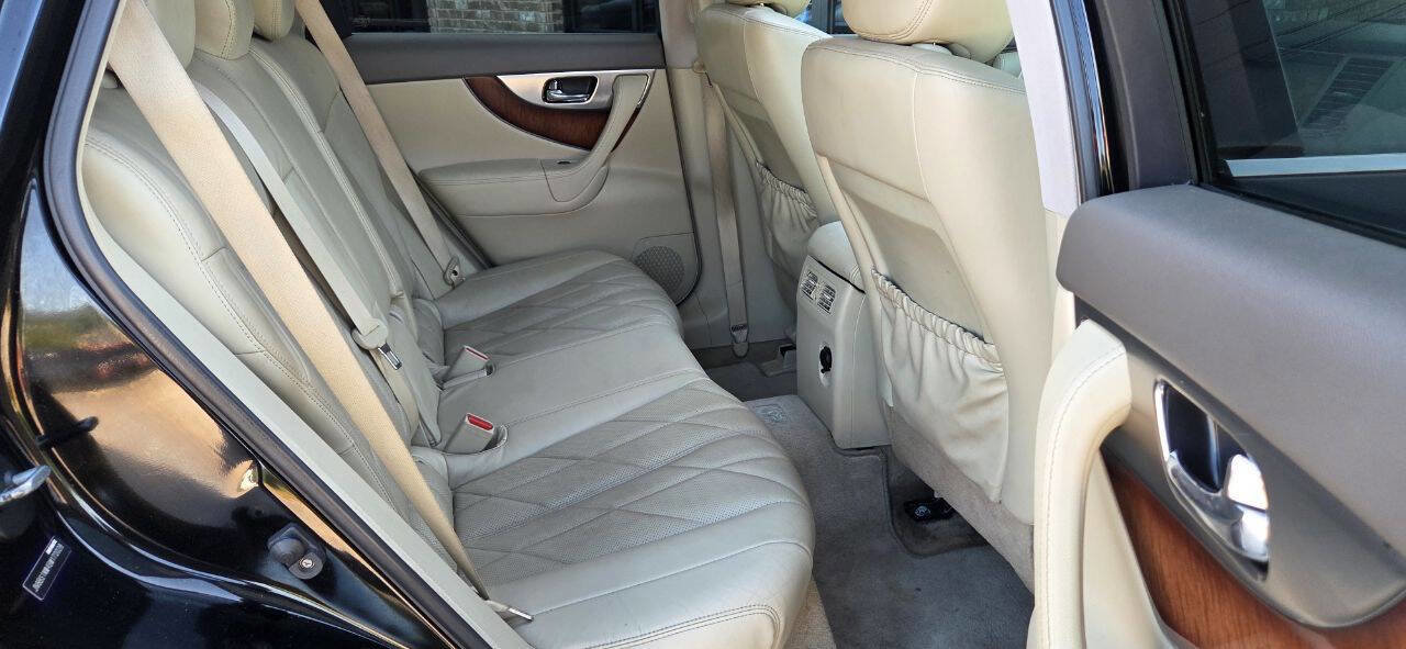 Used 2011 INFINITI FX50 AWD w/ Sport Pkg image 17