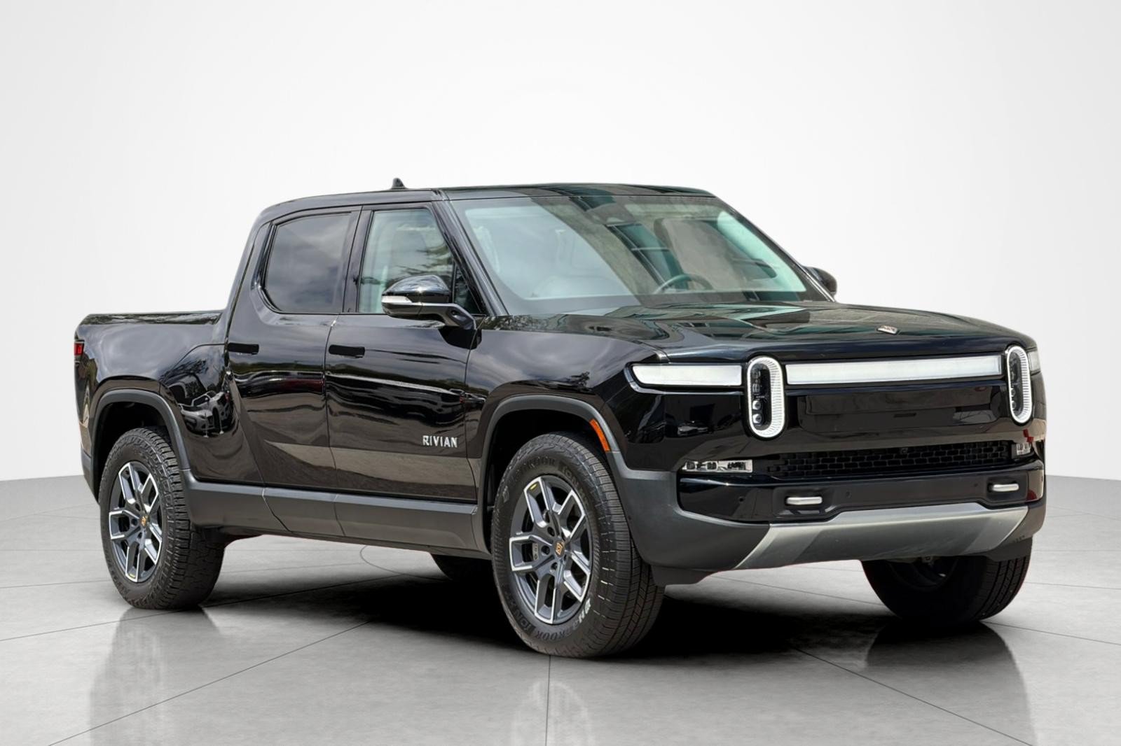 Used 2024 Rivian R1T Adventure AWD/4WD image 7