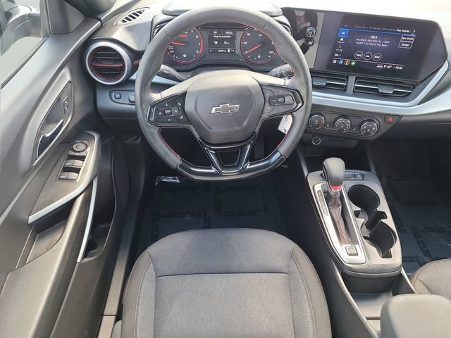 Used 2025 Chevrolet Trax RS w/ Driver Confidence Package FWD image 16