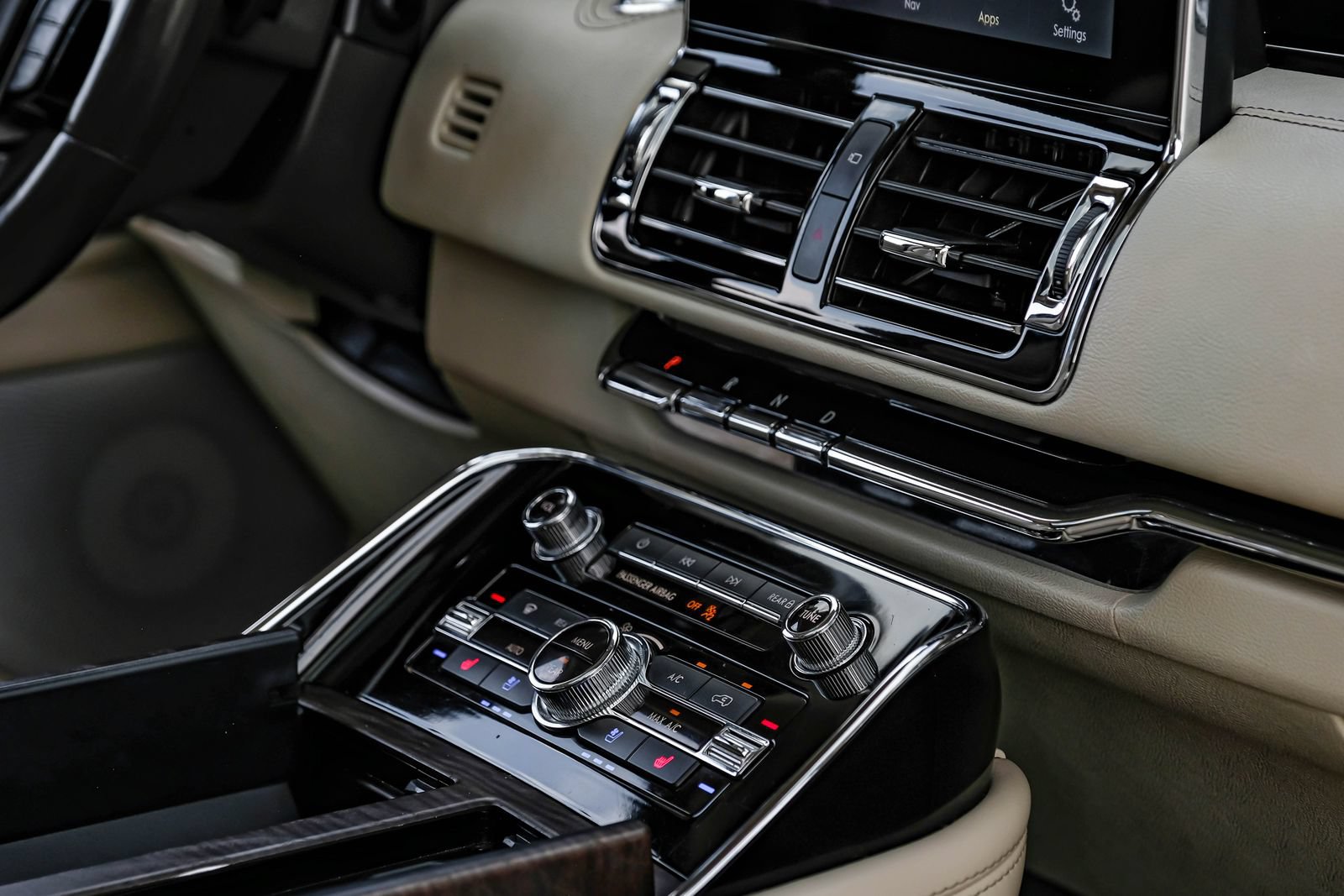 Used 2020 Lincoln Navigator L Reserve w/ Equipment Group 208A Reserve AWD/4WD image 26