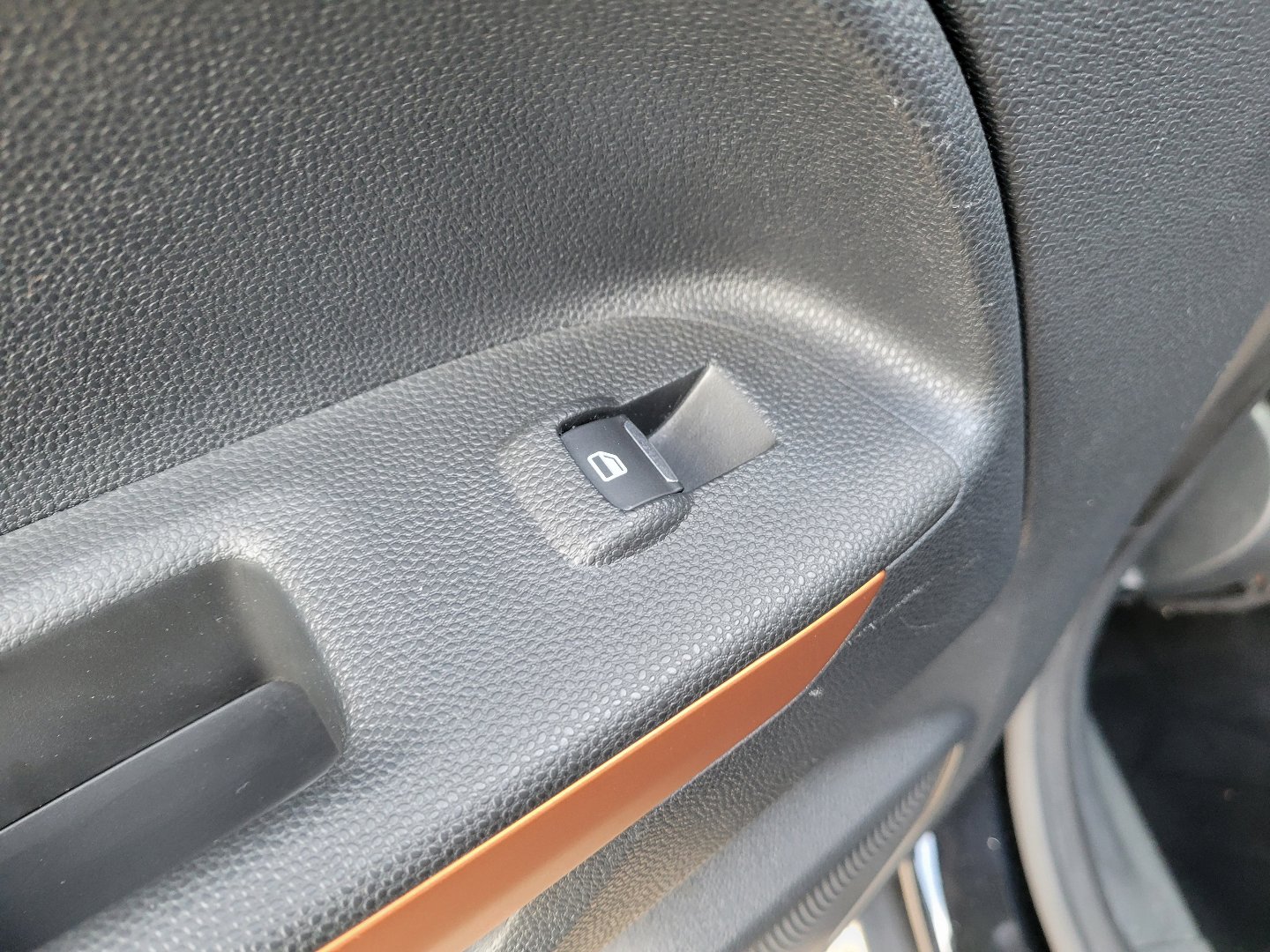 Used 2018 Ford EcoSport SES w/ SES Cold Weather Package image 14