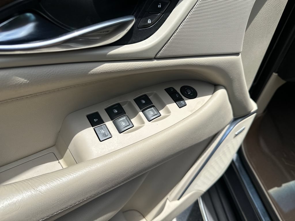 Used 2020 Cadillac Escalade ESV Luxury RWD image 19