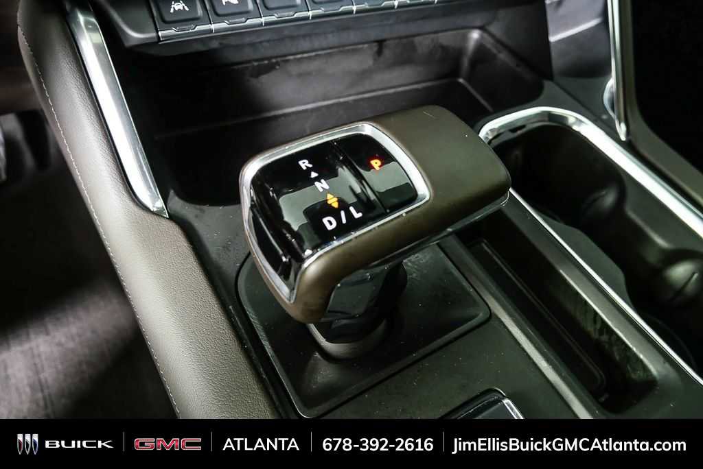 Used 2025 GMC Sierra 1500 Denali w/ Technology Package AWD/4WD image 18
