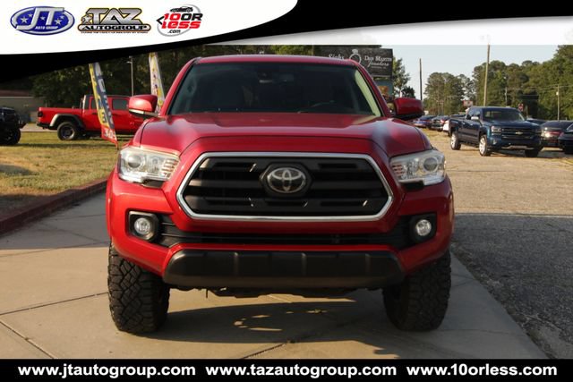 Used 2019 Toyota Tacoma SR5 AWD/4WD image 2