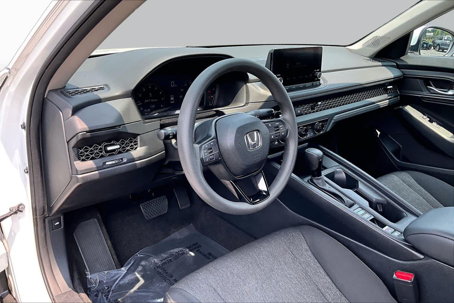 Used 2023 Honda Accord EX image 17