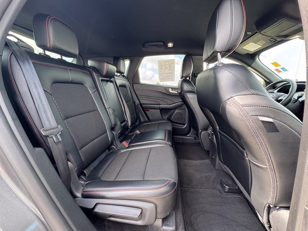 Used 2025 Ford Escape ST-Line FWD image 34