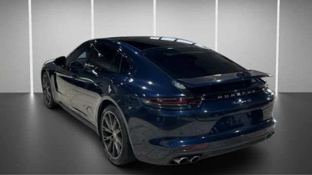 Used 2018 Porsche Panamera 4S AWD/4WD image 11