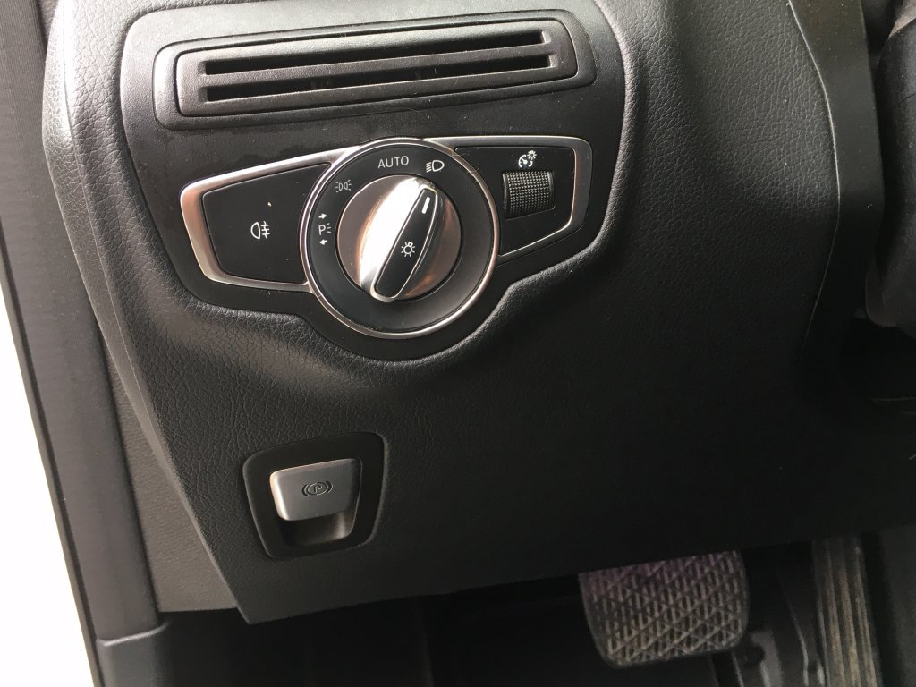 Used 2021 Mercedes-Benz GLC 300 4MATIC image 17